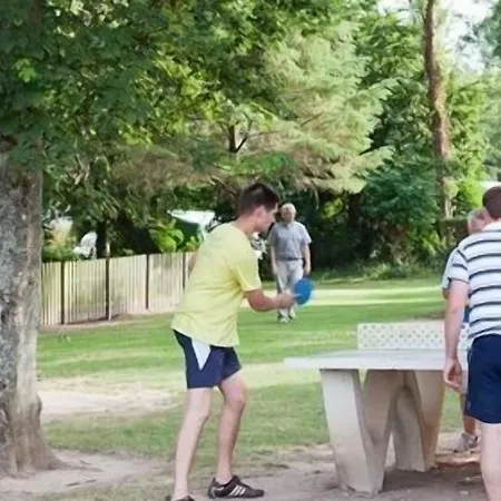 Logis - Du Colombier מלון 3*