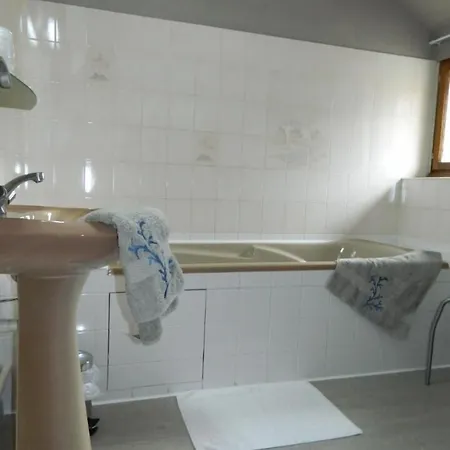 Du Colombier Hotel Guines