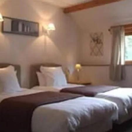 מלון Logis - Du Colombier Guînes