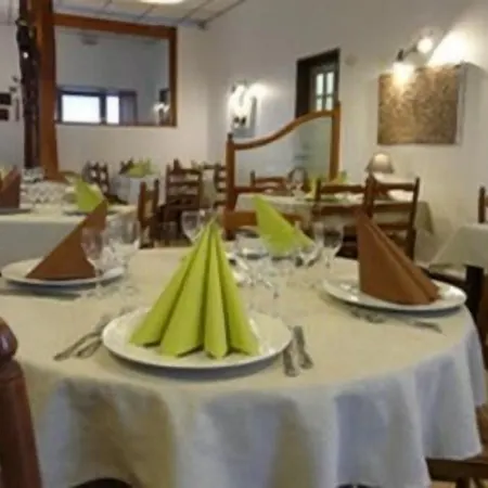 Logis - Du Colombier 3*