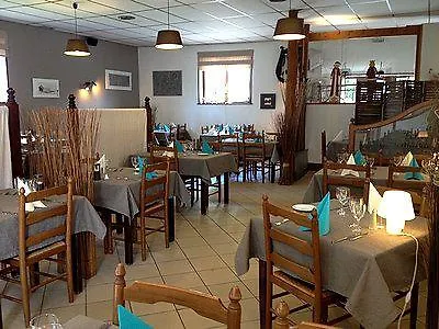 Logis - Du Colombier فندق 3*