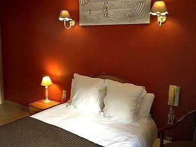 Logis - Du Colombier فندق 3*
