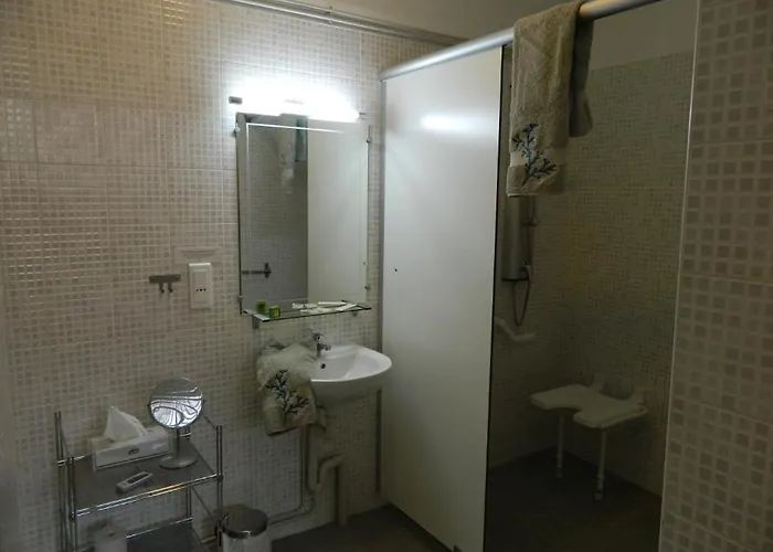 Hotel Logis - Du Colombier 3*